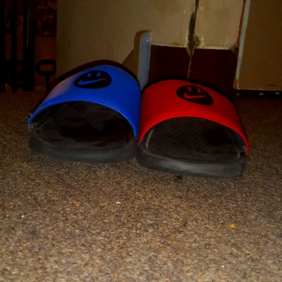 Nike mismatch slides - Picture 2 of 3